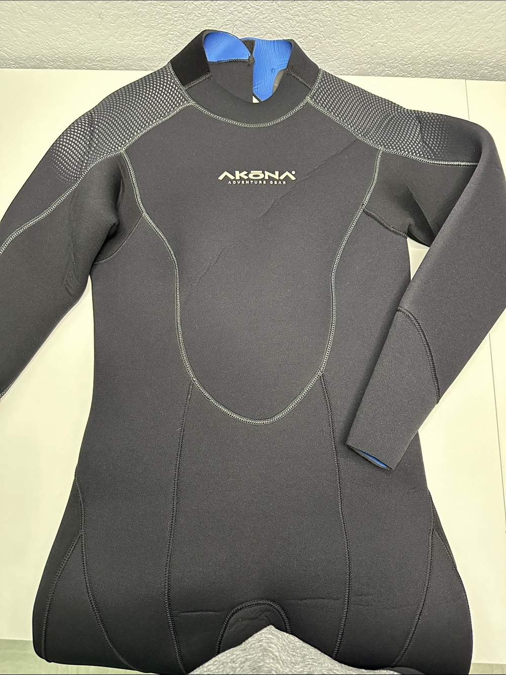 Akona Wetsuit Women's Black Neoprene Long-Sleeve Wetsuit 11/12